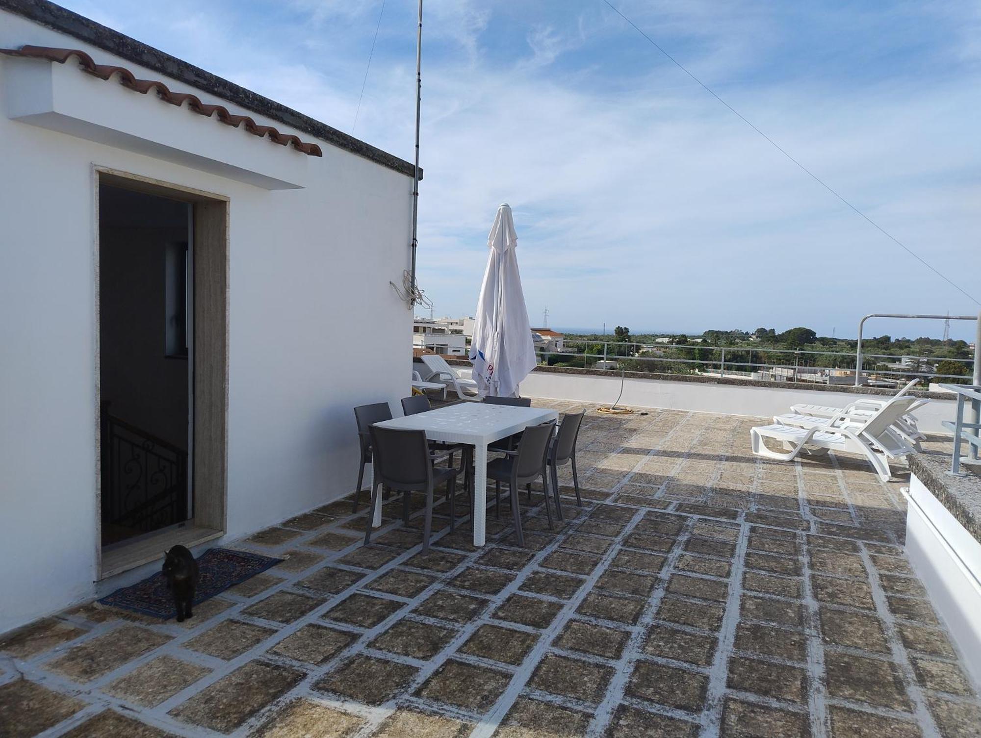 Favolosa Casa Con Terrazza, Idromassaggio, Cortile E Garage Auto Carovigno Luaran gambar